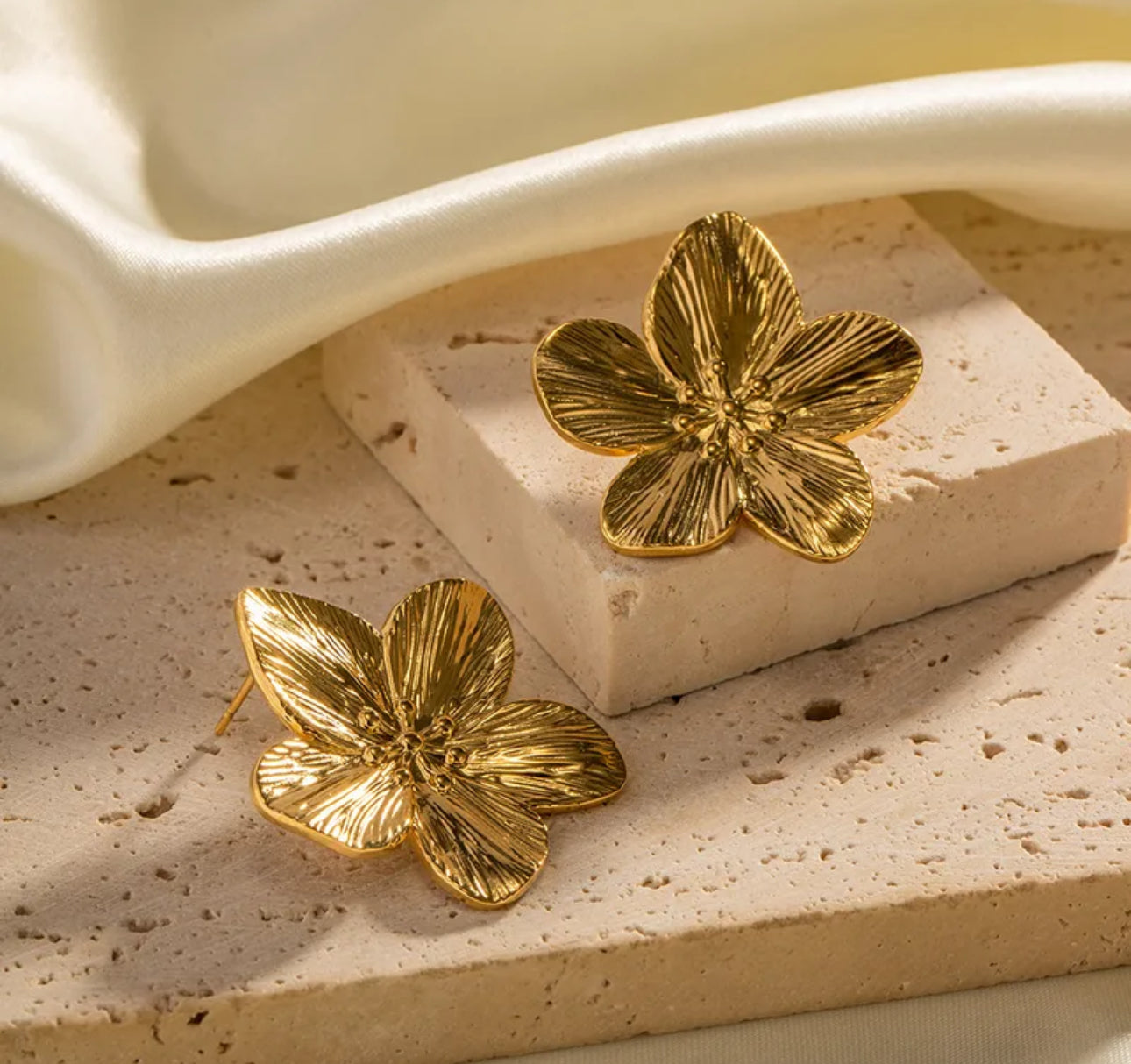 Classic Style Flower earrings