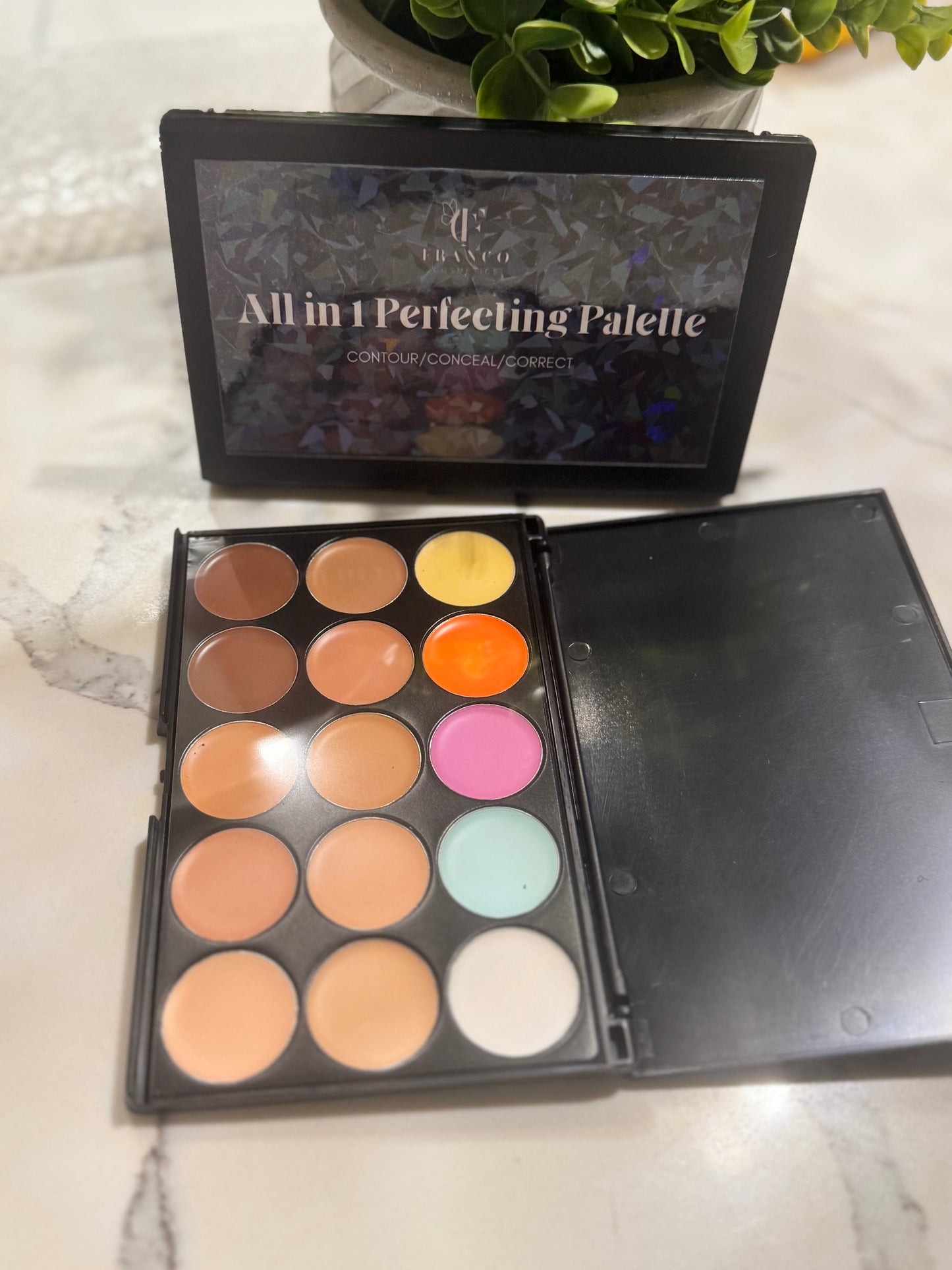 All in 1 Perfecting palette Contour/Conceal/Correct